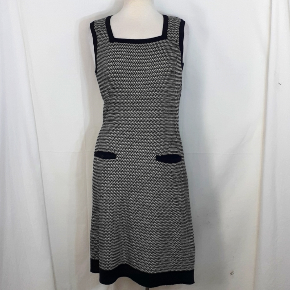 Luca Luca black and white knit dress size large Square neckline